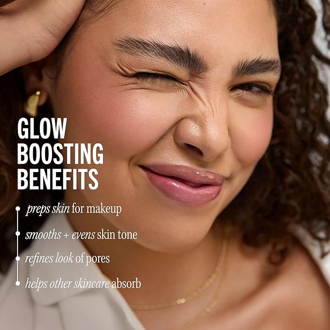 First Aid Beauty - Facial Radiance Pads with Glycolic & Lactic Acids, Daily Exfoliating Pads with AHA, Visibly Smaller Pores, Help Tone & Brighten Skin, One-Step Makeup Prep, Compostable, 60